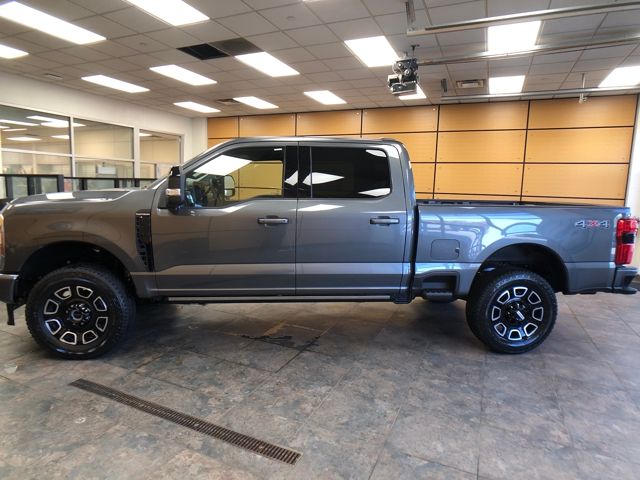 2026 Ford F-350 Platinum photo 4