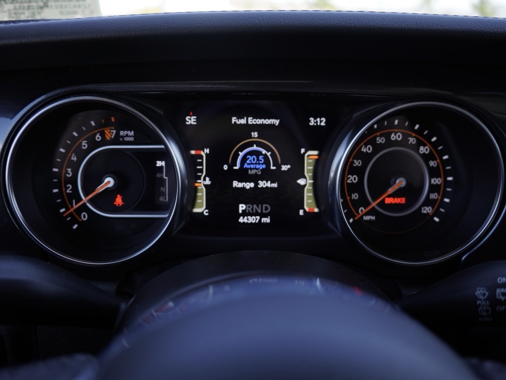 2021 Jeep Wrangler Unlimited Sahara Altitude photo 15
