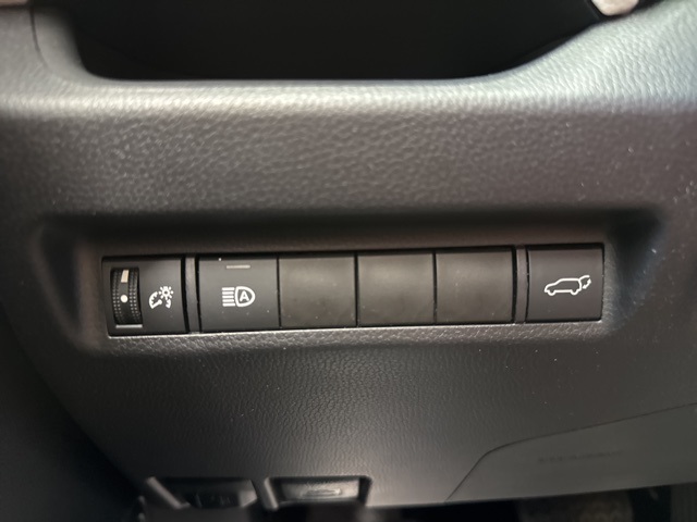 2021 Toyota RAV4 XLE photo 28