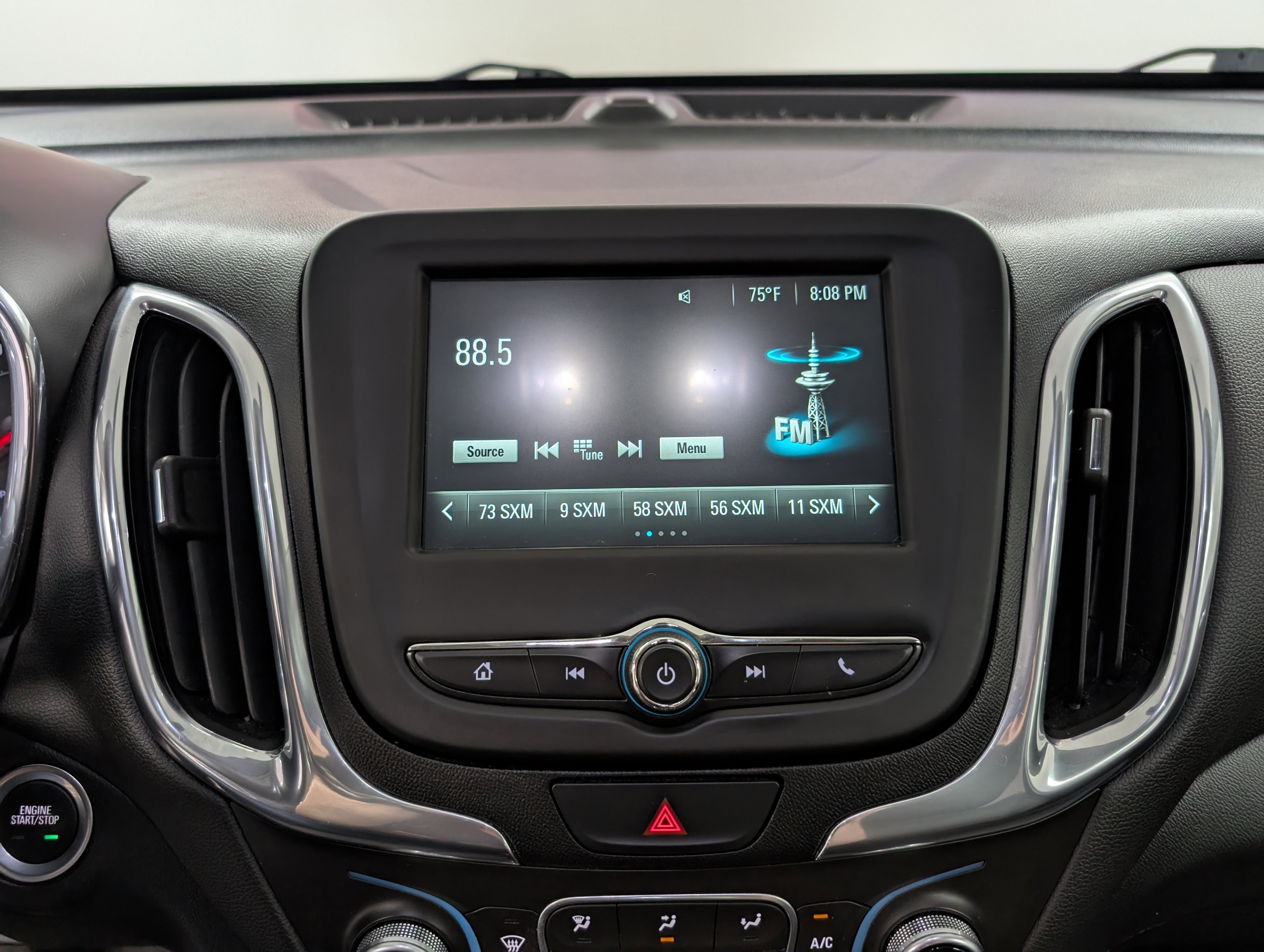 2018 Chevrolet Equinox LT photo 6