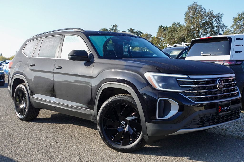 2026 Volkswagen Atlas SE Technology photo 3