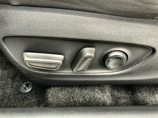 2024 Toyota RAV4 XLE photo 3