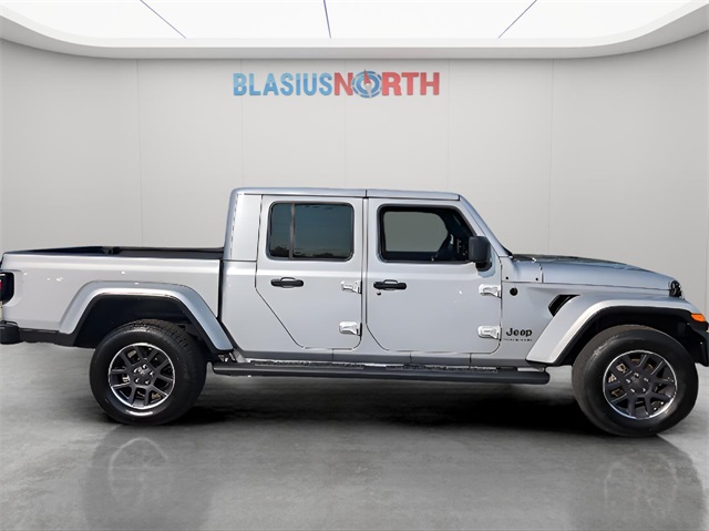 2023 Jeep Gladiator Overland photo 4