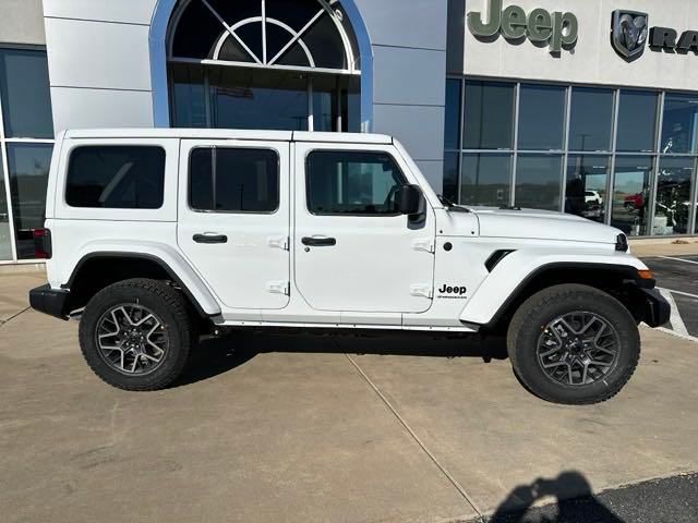 2025 Jeep Wrangler Sahara photo 6