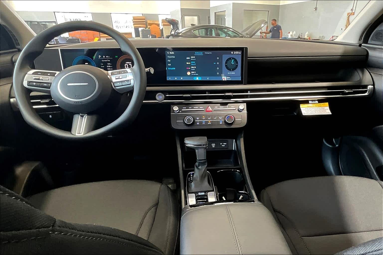 2025 Hyundai Tucson SE photo 4