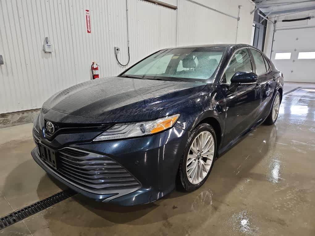 2018 Toyota Camry XLE's photo