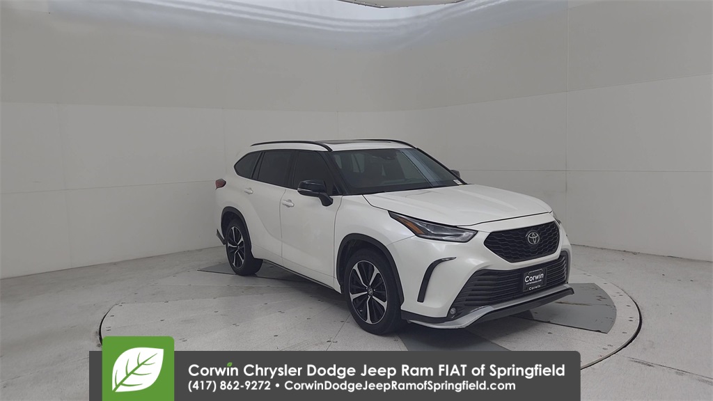 2021 Toyota Highlander XSE photo 3