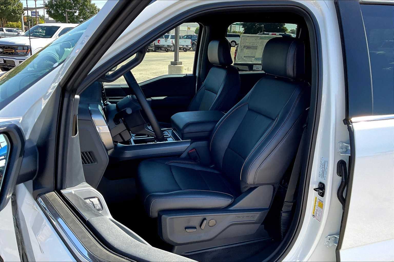 2025 Ford F-150 Lariat photo 9