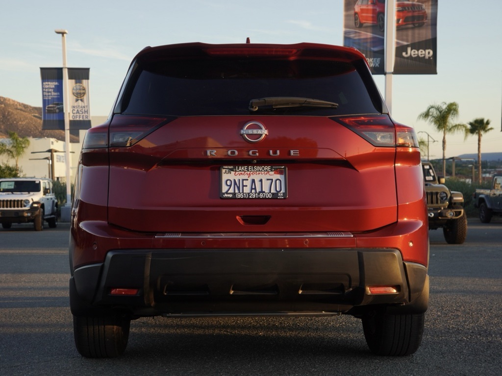 2024 Nissan Rogue SV photo 3