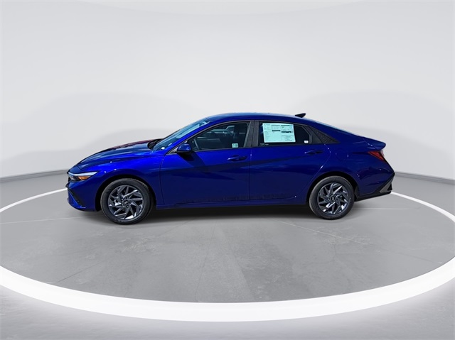 2024 Hyundai Elantra SEL photo 5