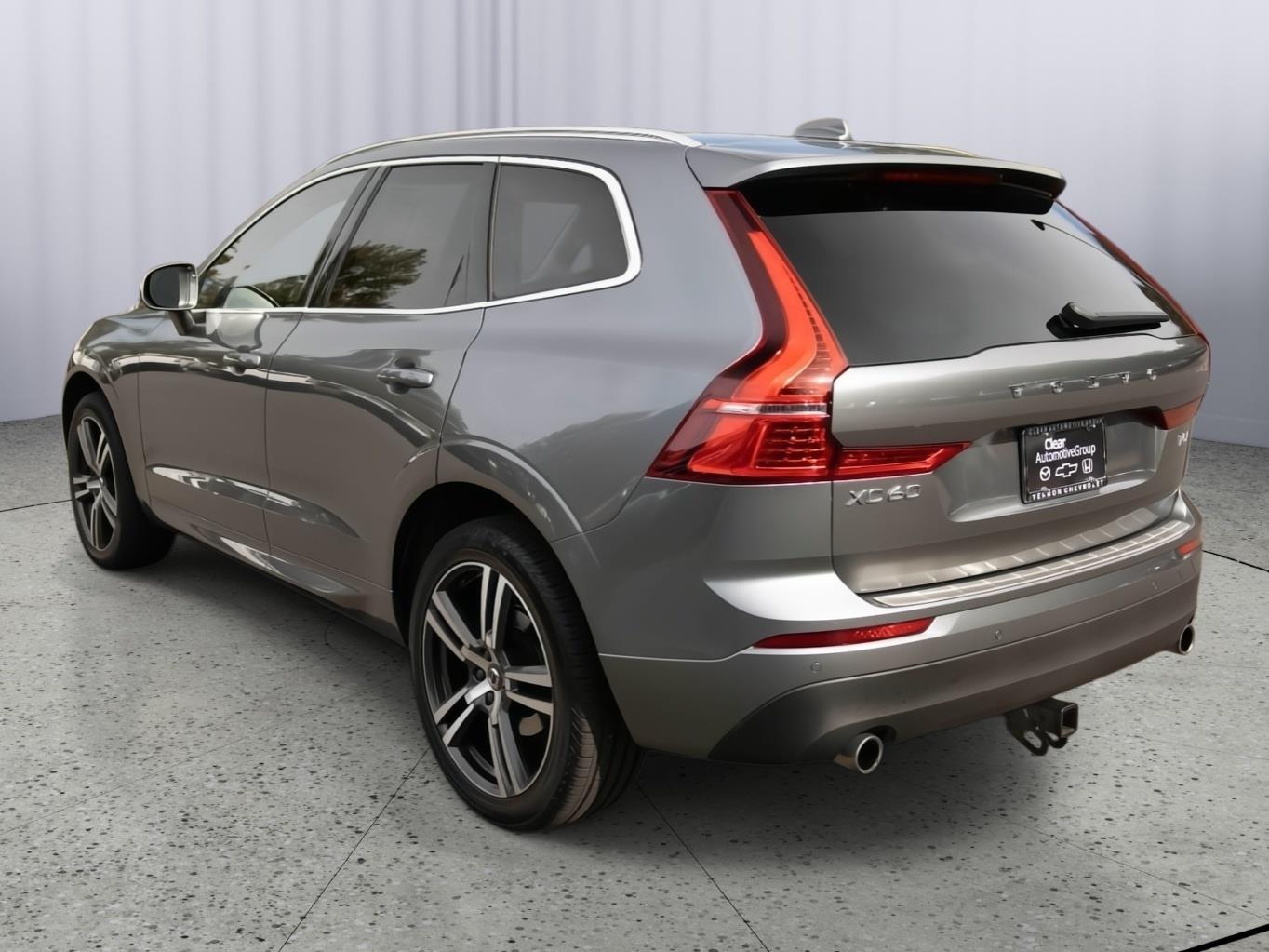 2021 Volvo XC60 Momentum photo 16