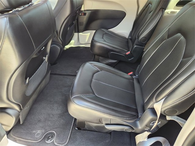 2024 Chrysler Pacifica Touring L photo 25