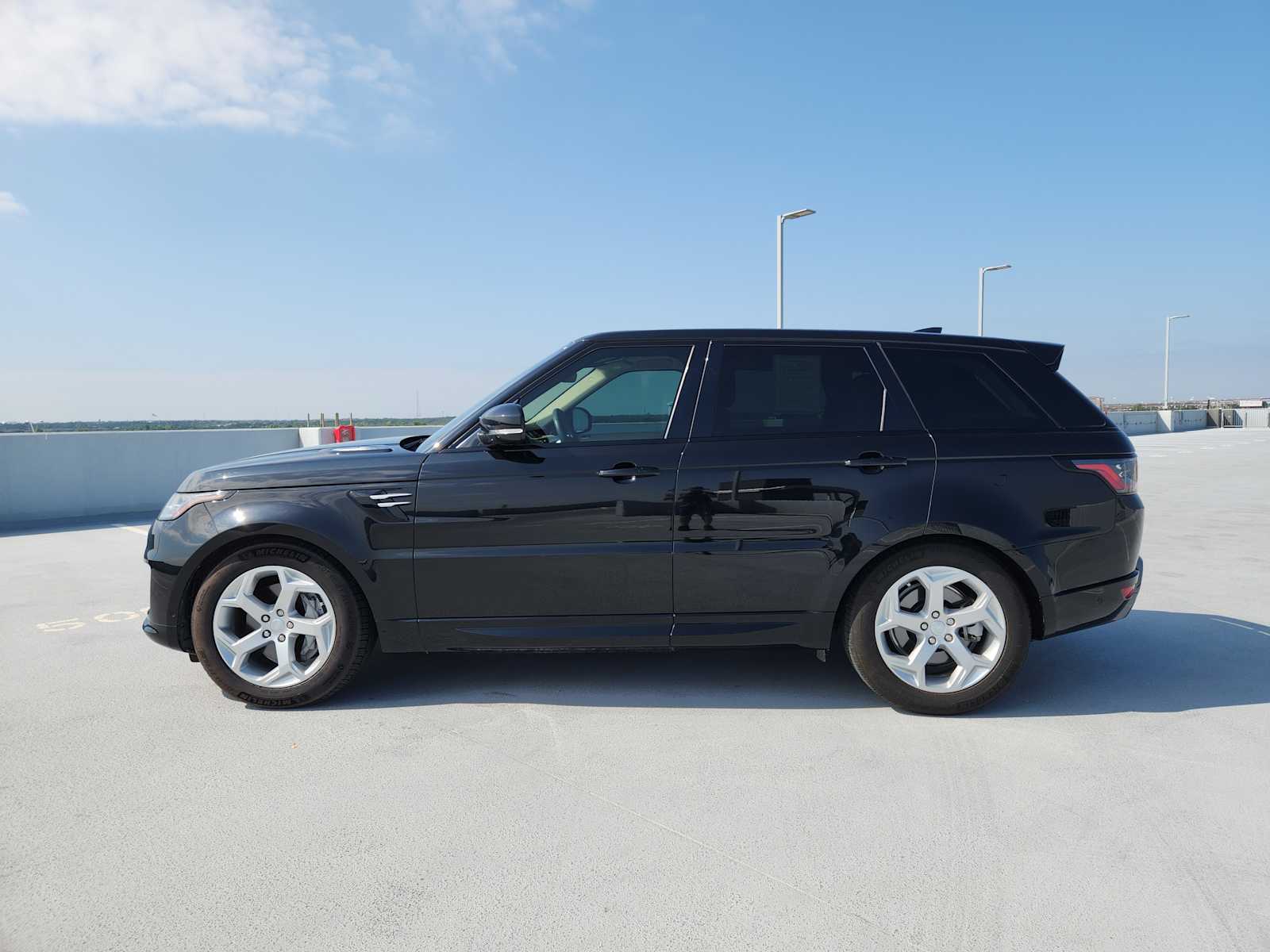 2019 Land Rover Range Rover Sport HSE photo 4