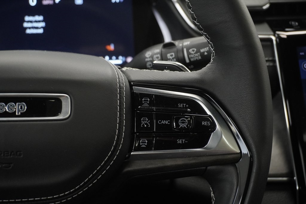 2024 Jeep Grand Cherokee Overland photo 27