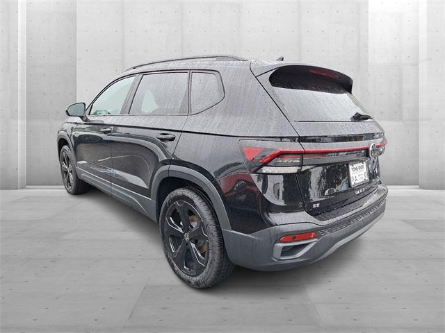 2025 Volkswagen Taos SE photo 2