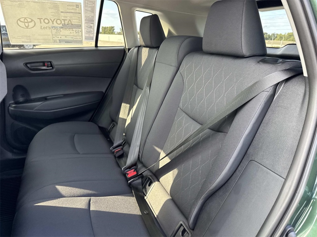 2026 Toyota Corolla Cross LE photo 4