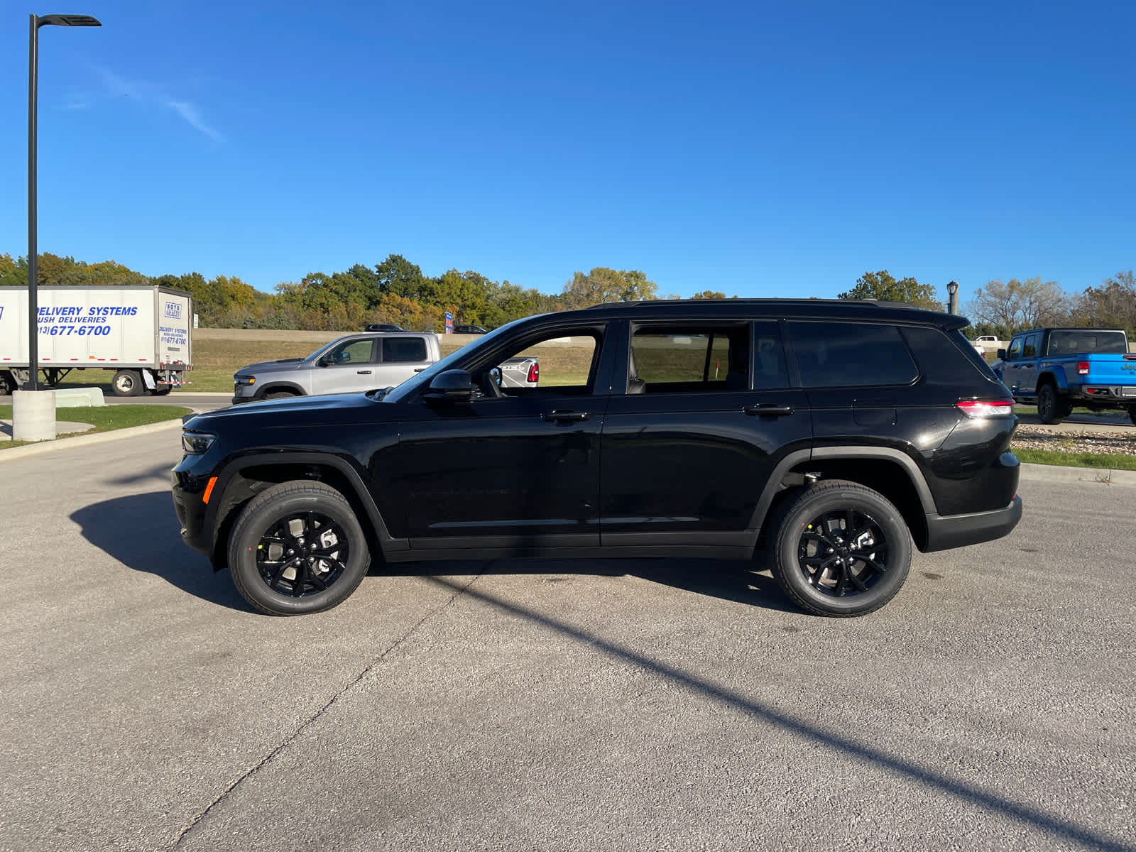 2025 Jeep Grand Cherokee Altitude X photo 4