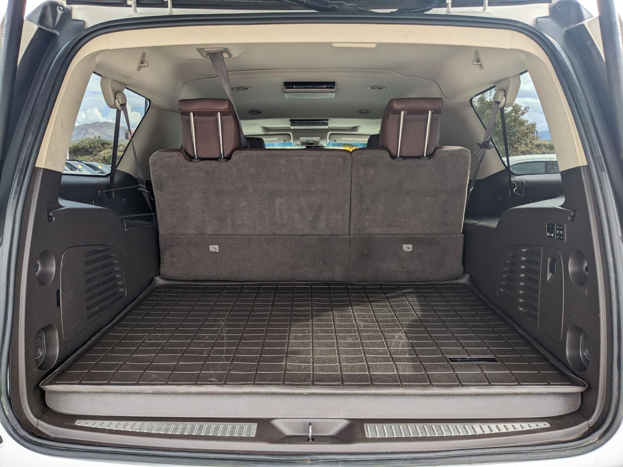 2015 Chevrolet Suburban LTZ photo 20