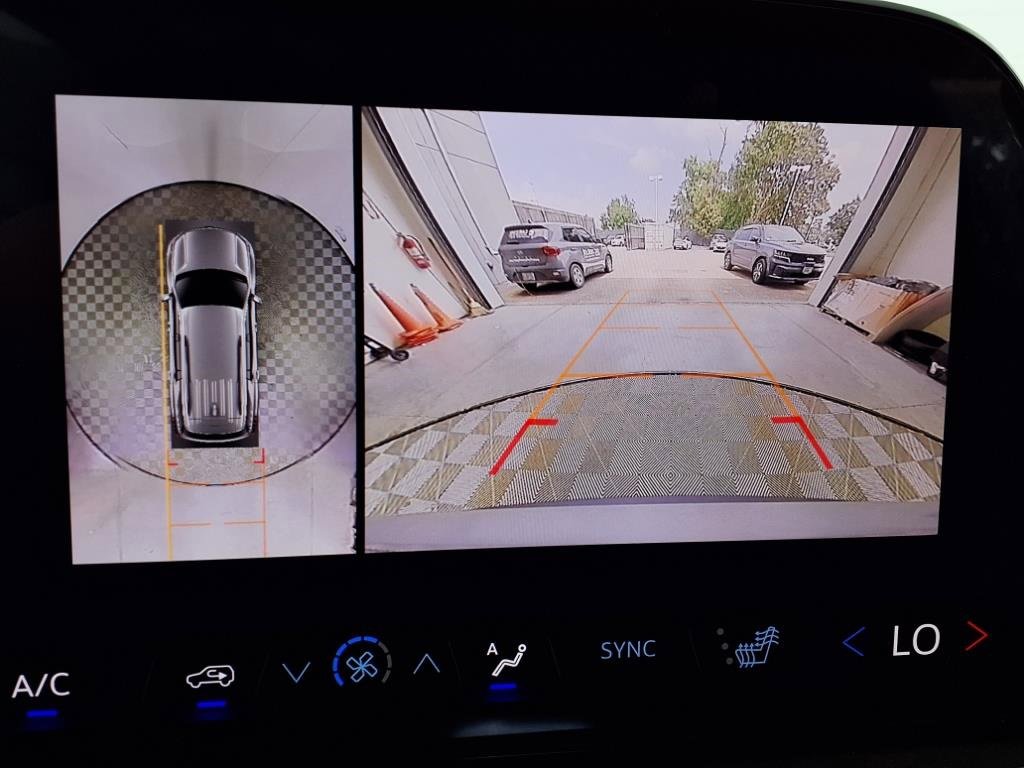 2026 Chevrolet Traverse photo 4