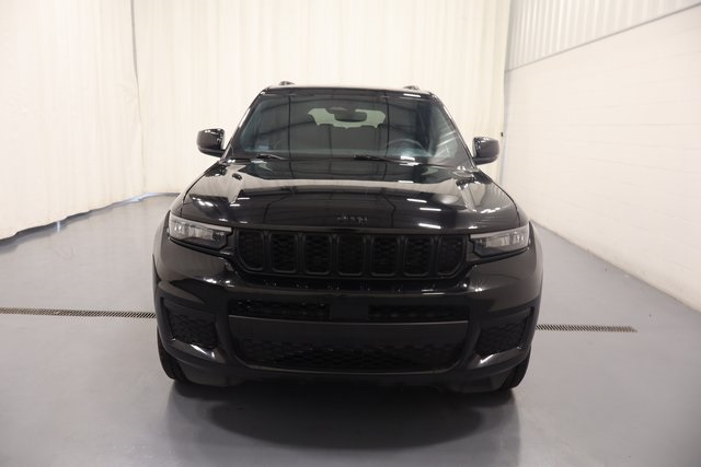 2023 Jeep Grand Cherokee Altitude photo 2