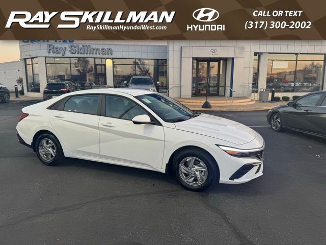 2026 Hyundai Elantra SE's photo