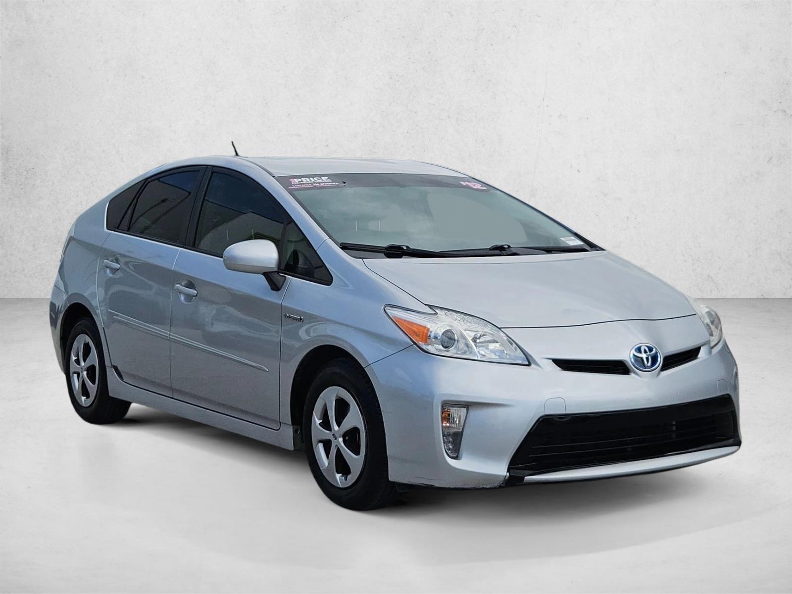 2012 Toyota Prius Four photo 3