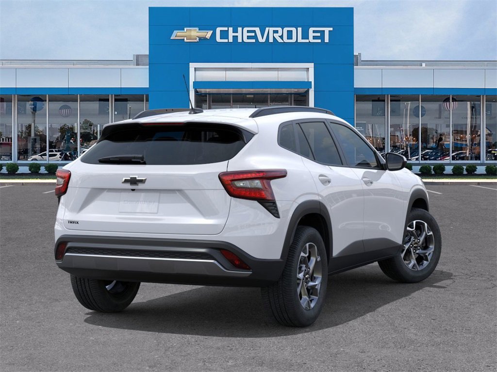 2025 Chevrolet Trax LT photo 3