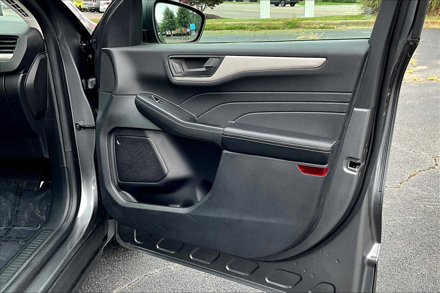 2022 Ford Escape SE photo 21