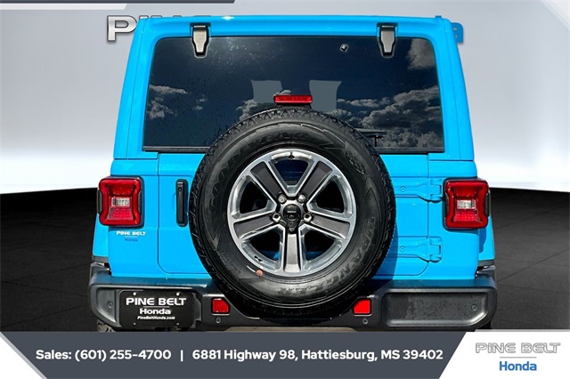 2021 Jeep Wrangler Unlimited Sahara photo 3