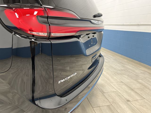2026 Chrysler Pacifica photo 30