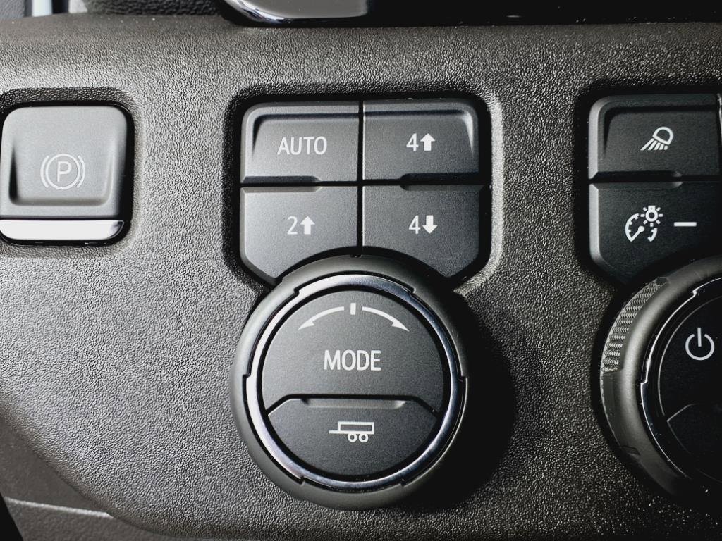 2024 Chevrolet Silverado 1500 LTZ photo 6
