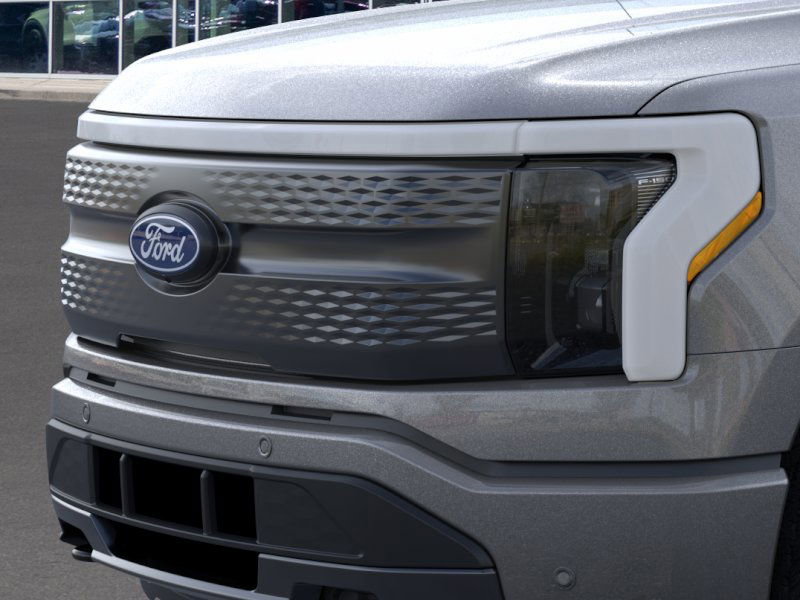 2025 Ford F-150 Lightning photo 16