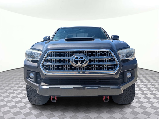 2017 Toyota Tacoma SR5 TRD Sport photo 9
