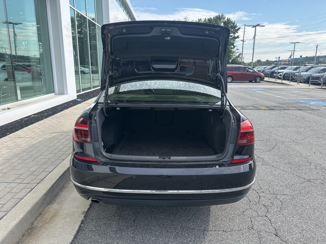 2018 Volkswagen Passat 2.0T SEL Premium photo 14