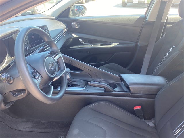 2022 Hyundai Elantra SEL photo 18