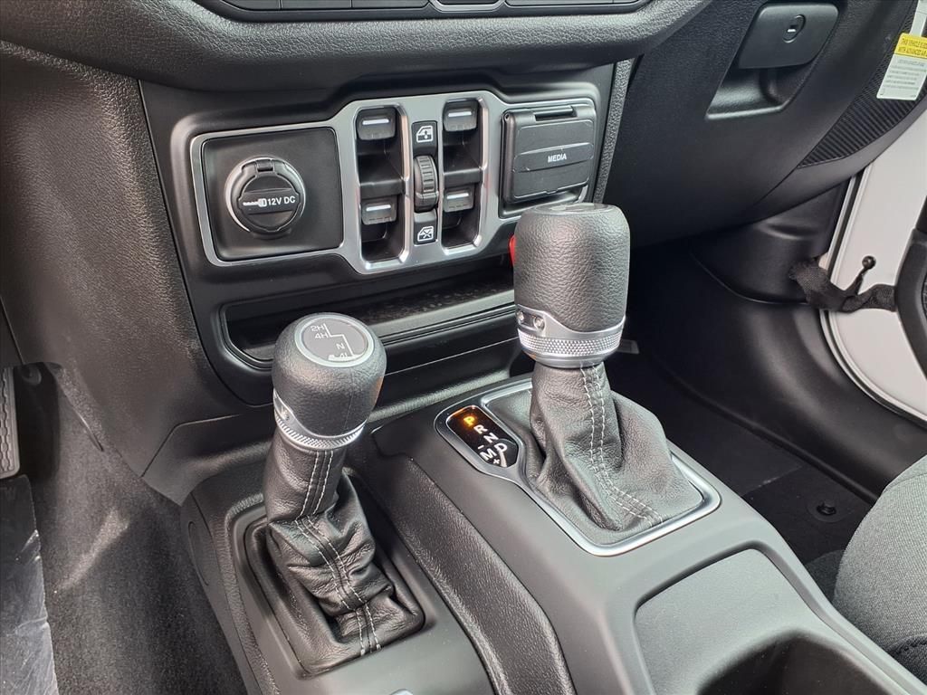 2025 Jeep Wrangler Sport S photo 9