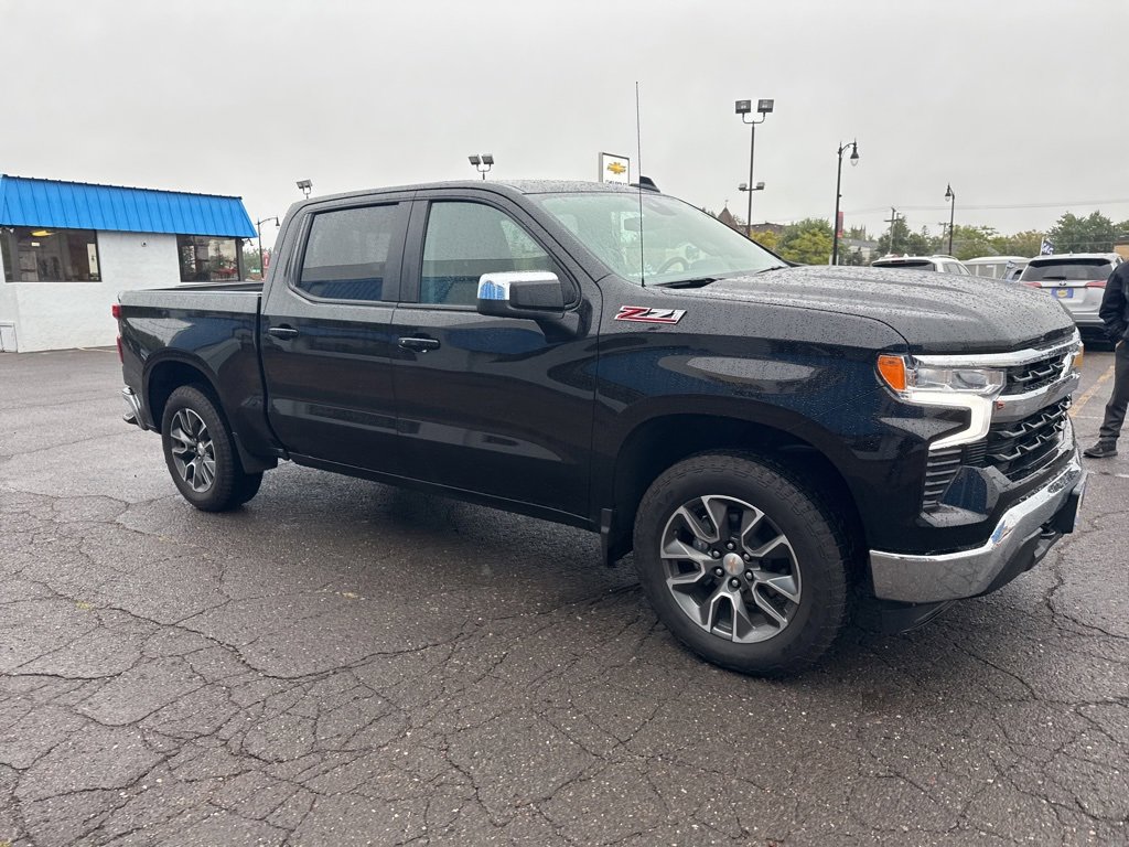 2025 Chevrolet Silverado 1500 LT photo 6