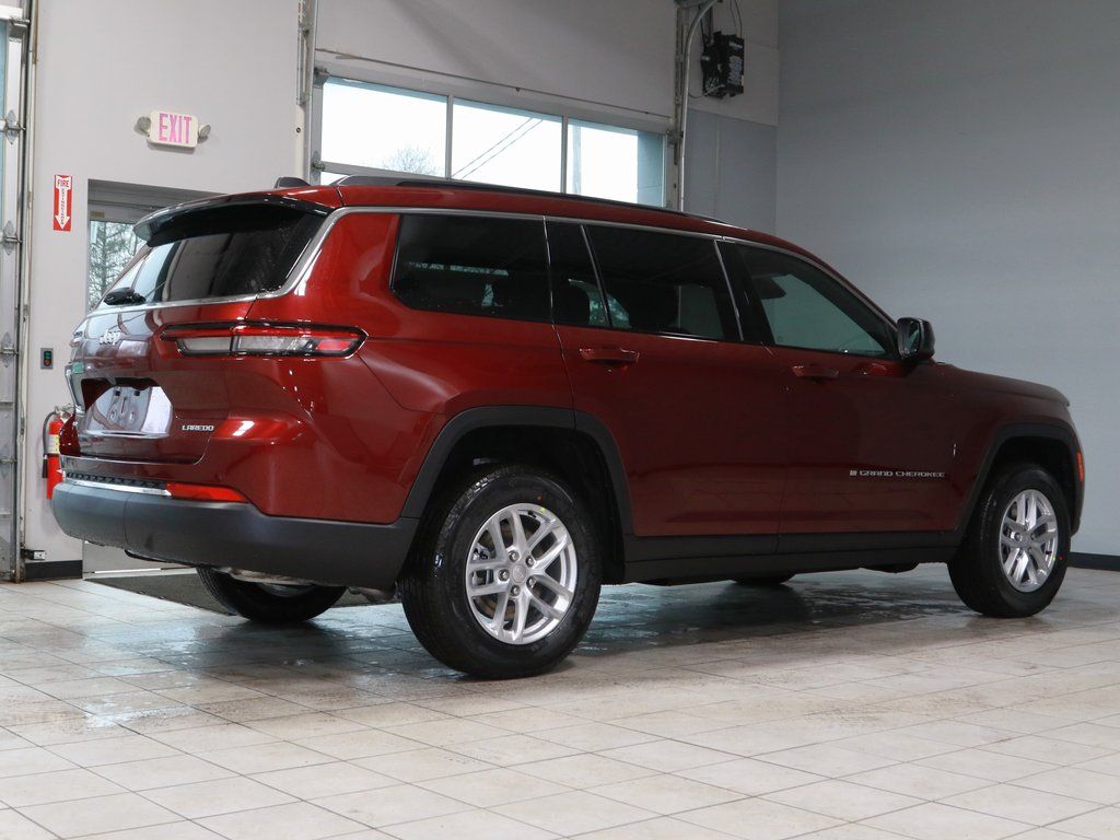 2025 Jeep Grand Cherokee Laredo photo 4