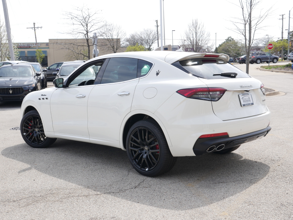 2024 Maserati Levante Modena photo 10