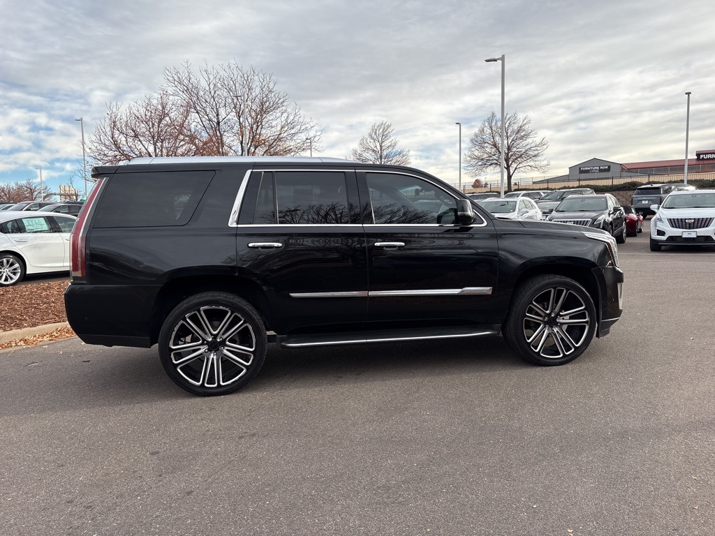2018 Cadillac Escalade Luxury photo 4