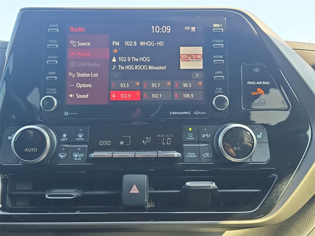 2020 Toyota Highlander XLE photo 20