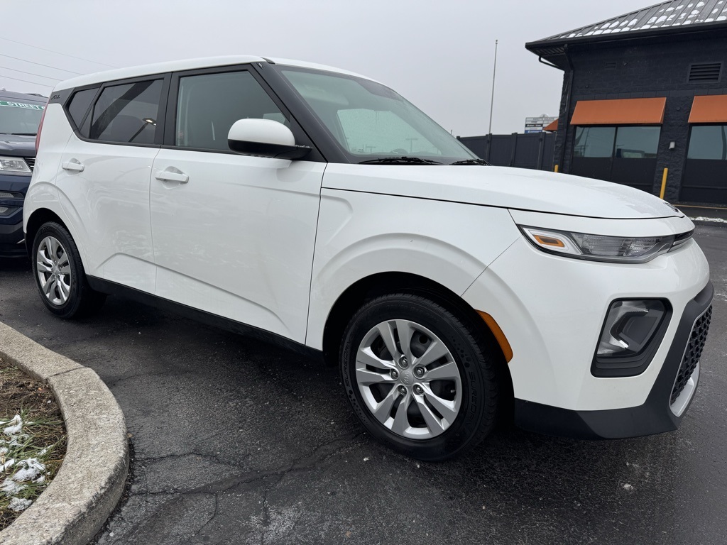 2021 Kia Soul LX's photo
