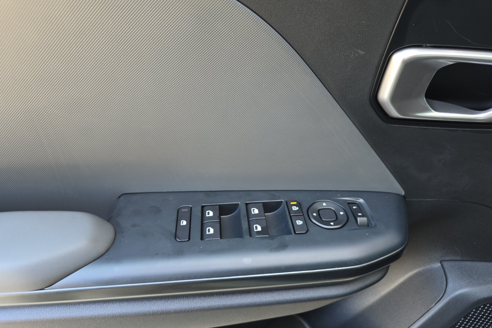 2025 Kia K4 LXS photo 7