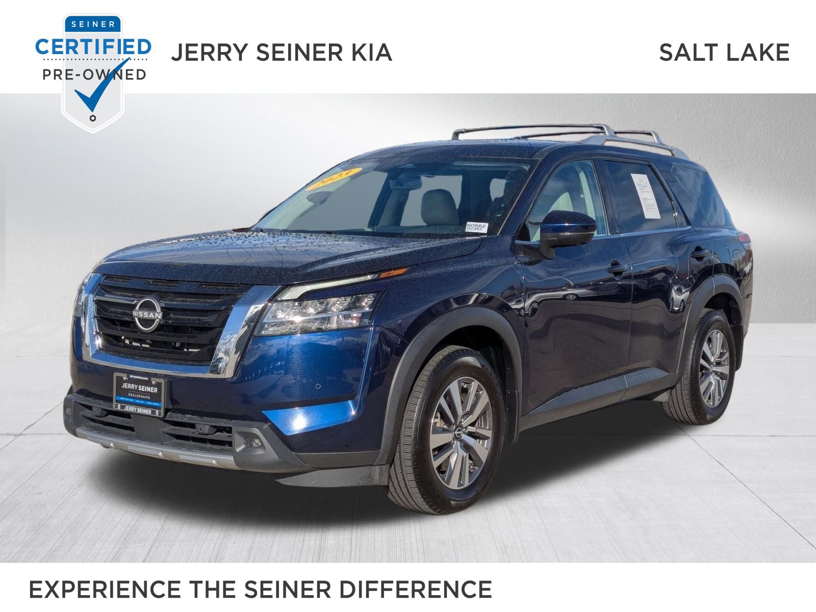 2023 Nissan Pathfinder SL's photo