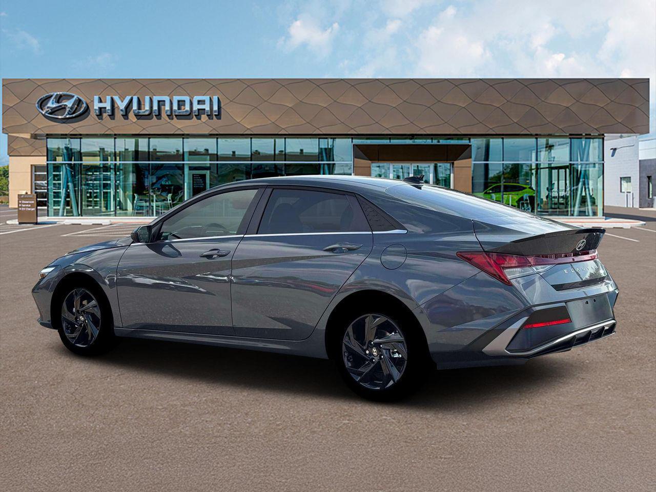 2026 Hyundai Elantra SEL Sport photo 2