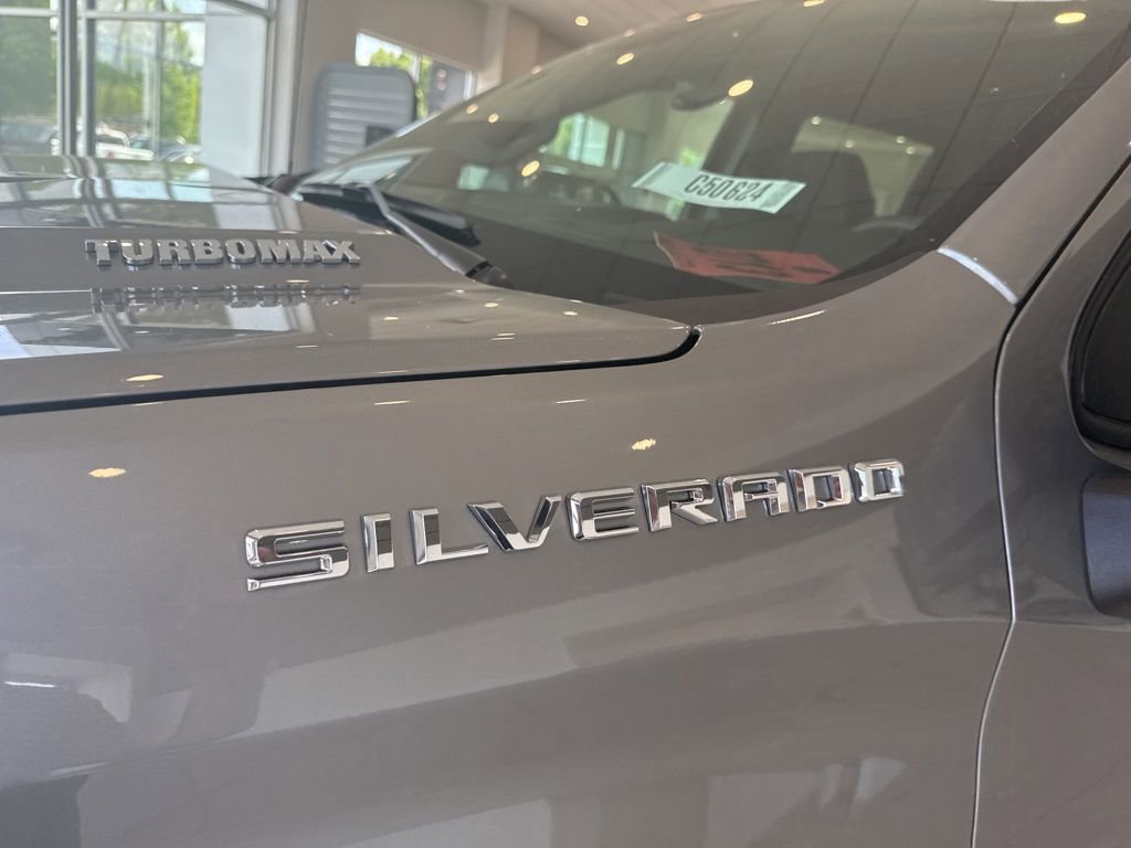 2025 Chevrolet Silverado 1500 Custom photo 14