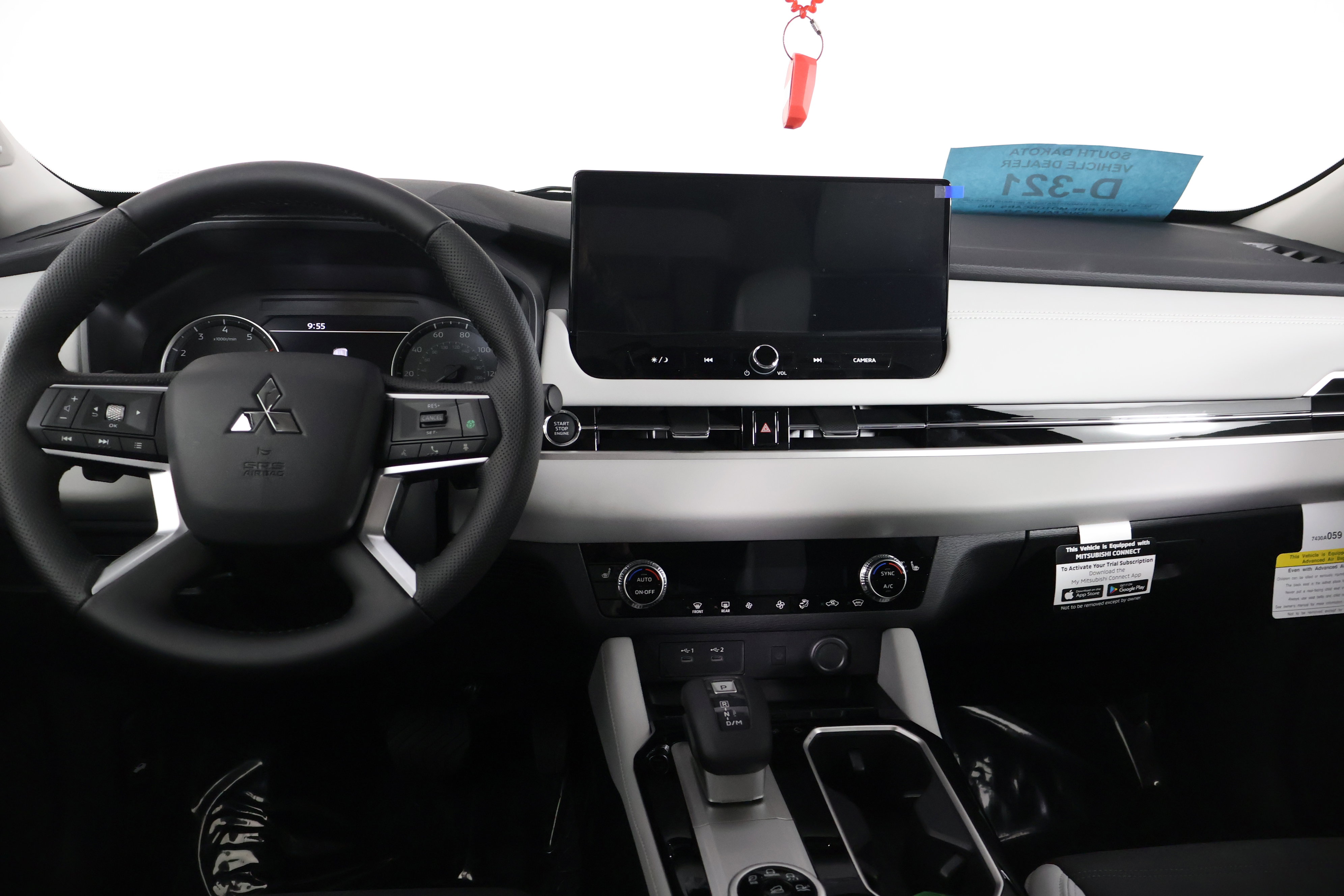 2025 Mitsubishi Outlander SE photo 11