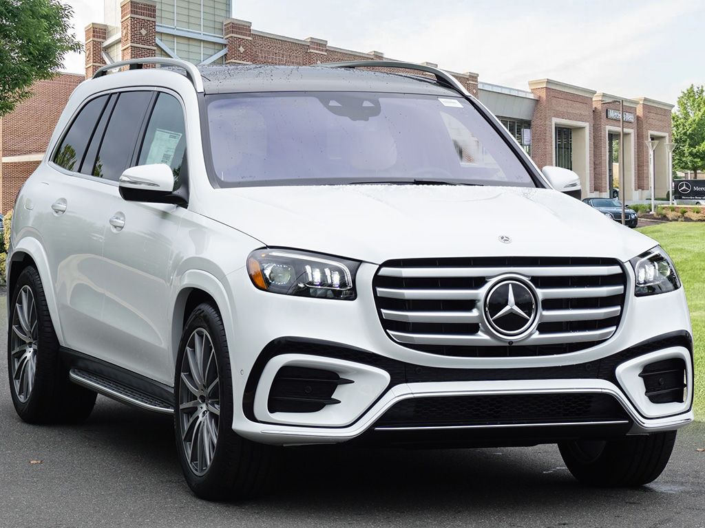 2026 Mercedes Benz GLS 580 4MATIC photo 3