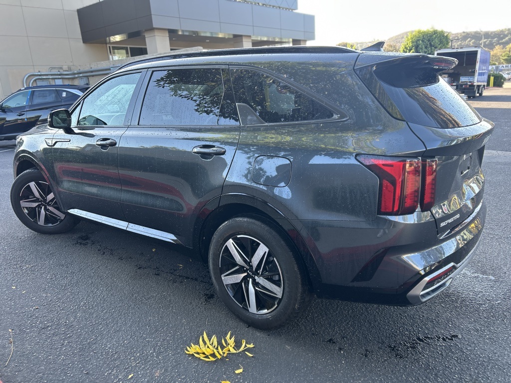 Used 2023 Gray Kia EX image 5