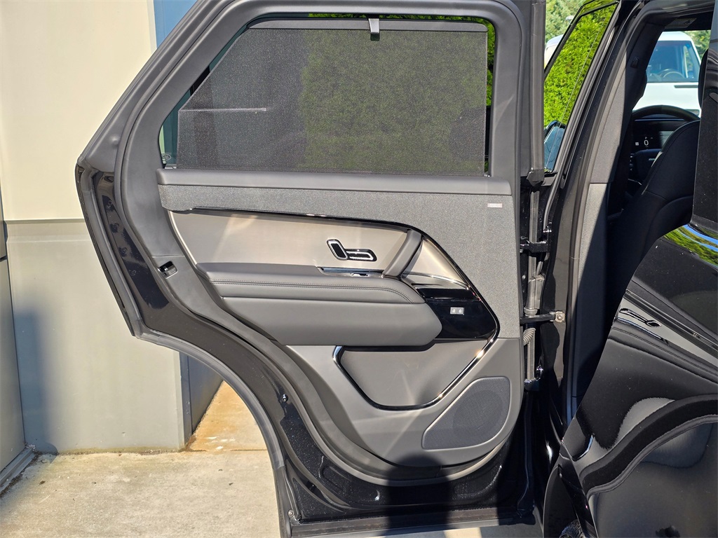 2025 Land Rover Range Rover Sport SE photo 20